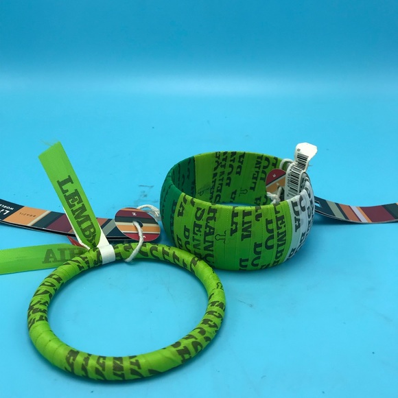 2 Bangle Bracelets by Live Worldly Brazil - Picture 3 of 4